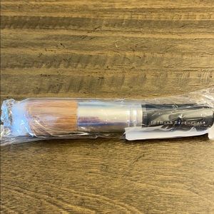 Bare Minerals feather light face brush